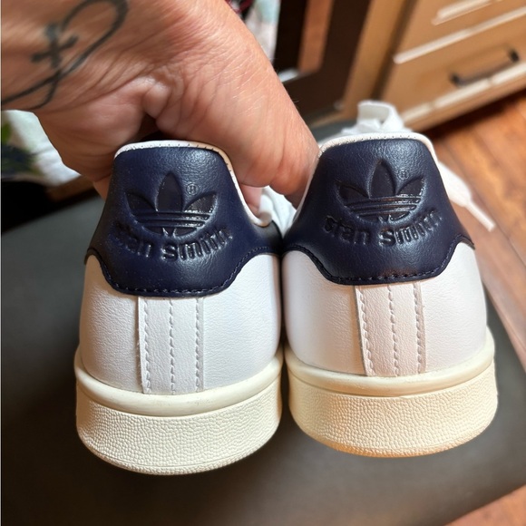 Adidas Stan Smith White and Navy Sneakers M 7.5 - Picture 2 of 9
